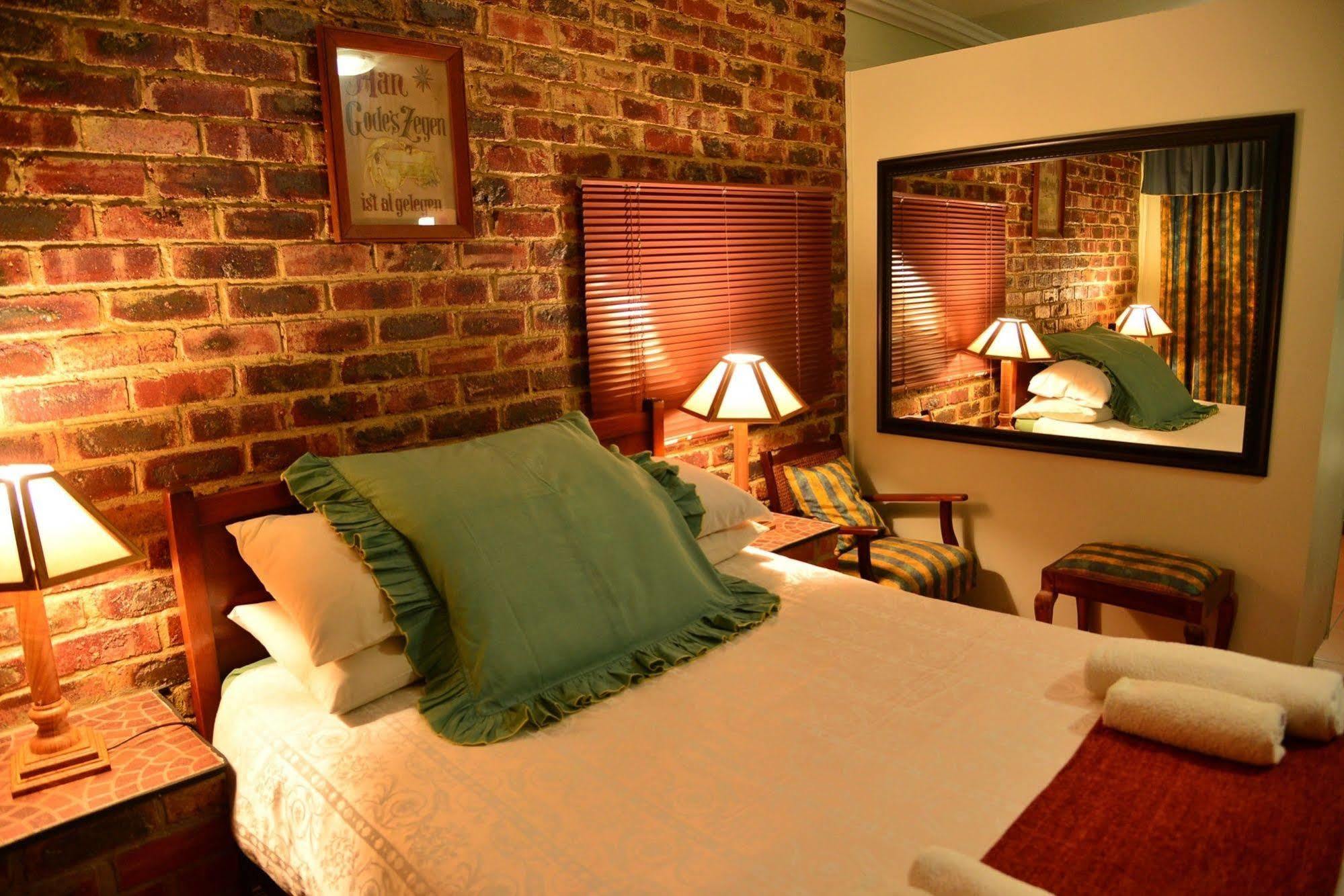 Cosy Cottages Guesthouse Potchefstroom Exterior foto